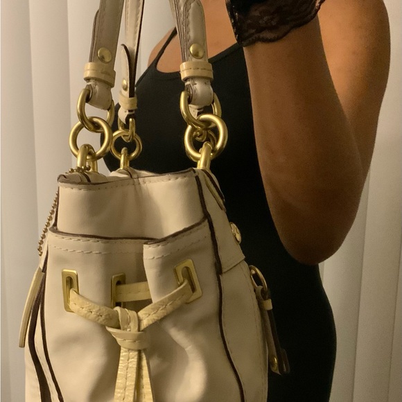 COACH Peyton Carryall Leather Satchel (EUC) Bone/ Gold - Picture 4 of 17